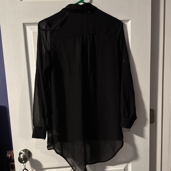 Black sheer button up with option to roll sleeves up with buttons size xs - Picture 2 of 4